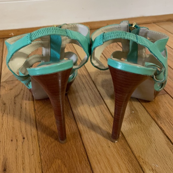 Teal Heels with zipper accent - Picture 3 of 8